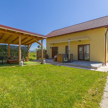 Kuca Trota - Sauna, Hot Tub Otočac Exteriér fotografie