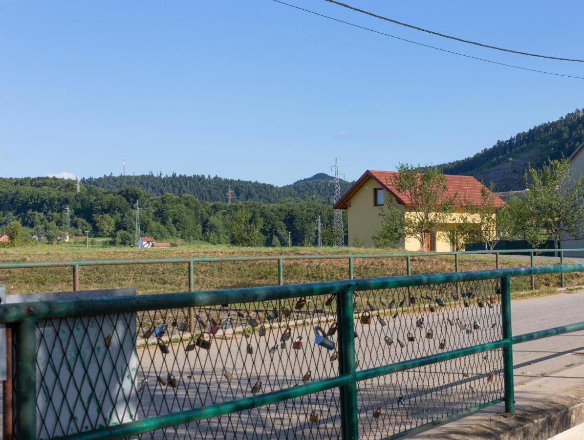 Kuca Trota - Sauna, Hot Tub Otočac Exteriér fotografie