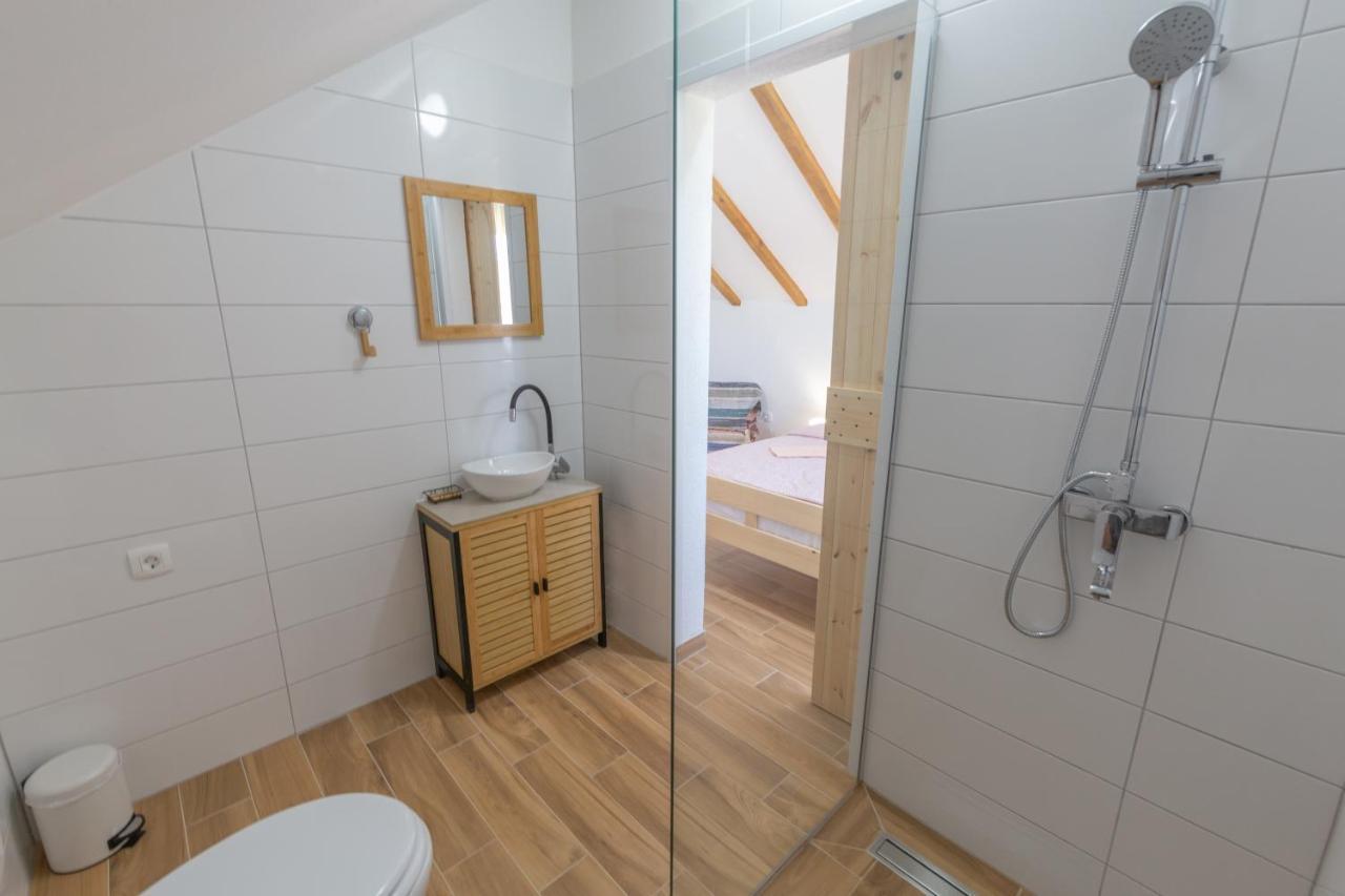 Kuca Trota - Sauna, Hot Tub Otočac Exteriér fotografie