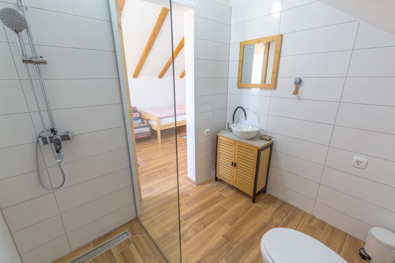 Kuca Trota - Sauna, Hot Tub Otočac Exteriér fotografie