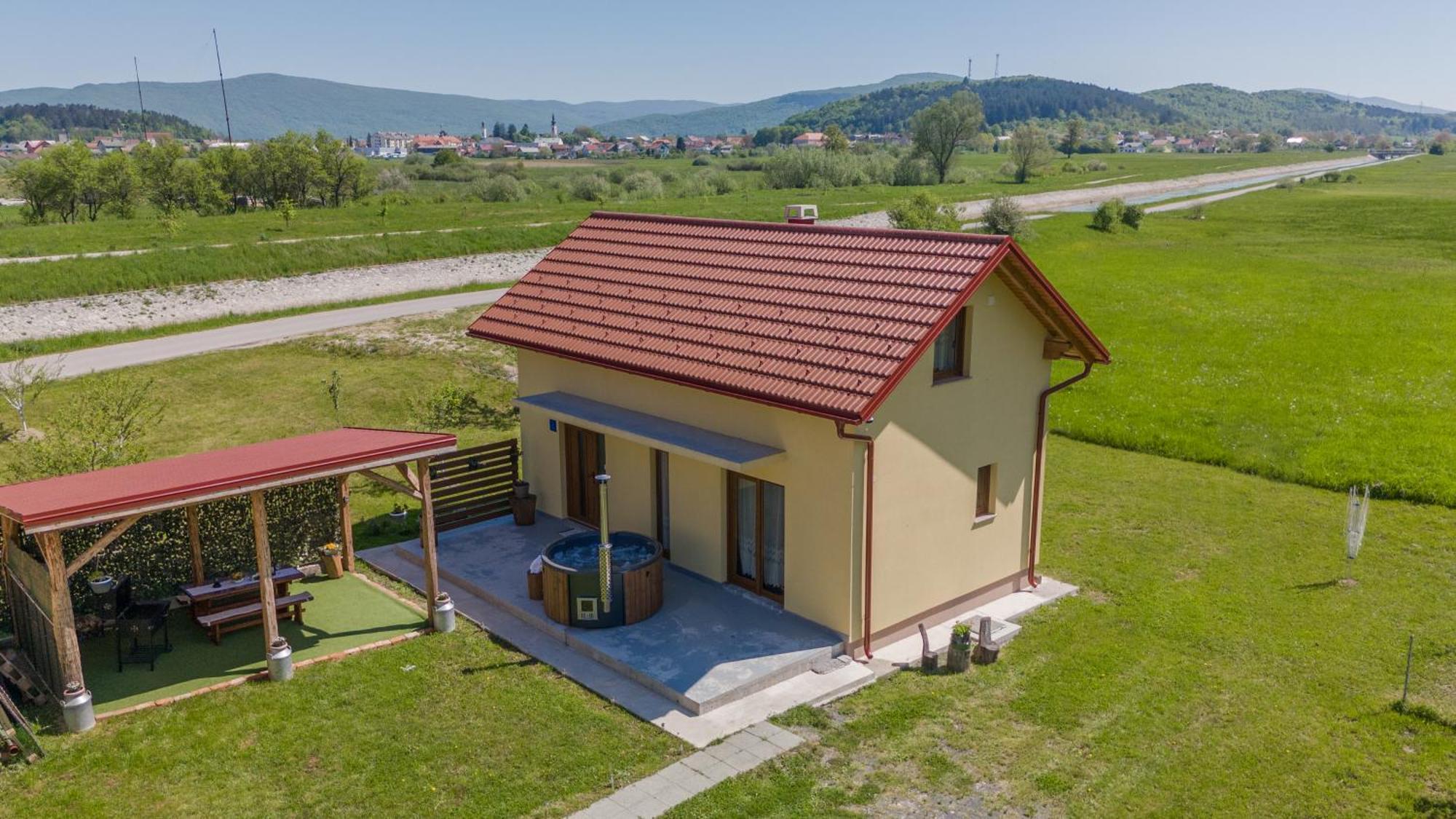 Kuca Trota - Sauna, Hot Tub Otočac Exteriér fotografie